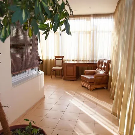Appartamento Two Bedroom With Balcony Kiev